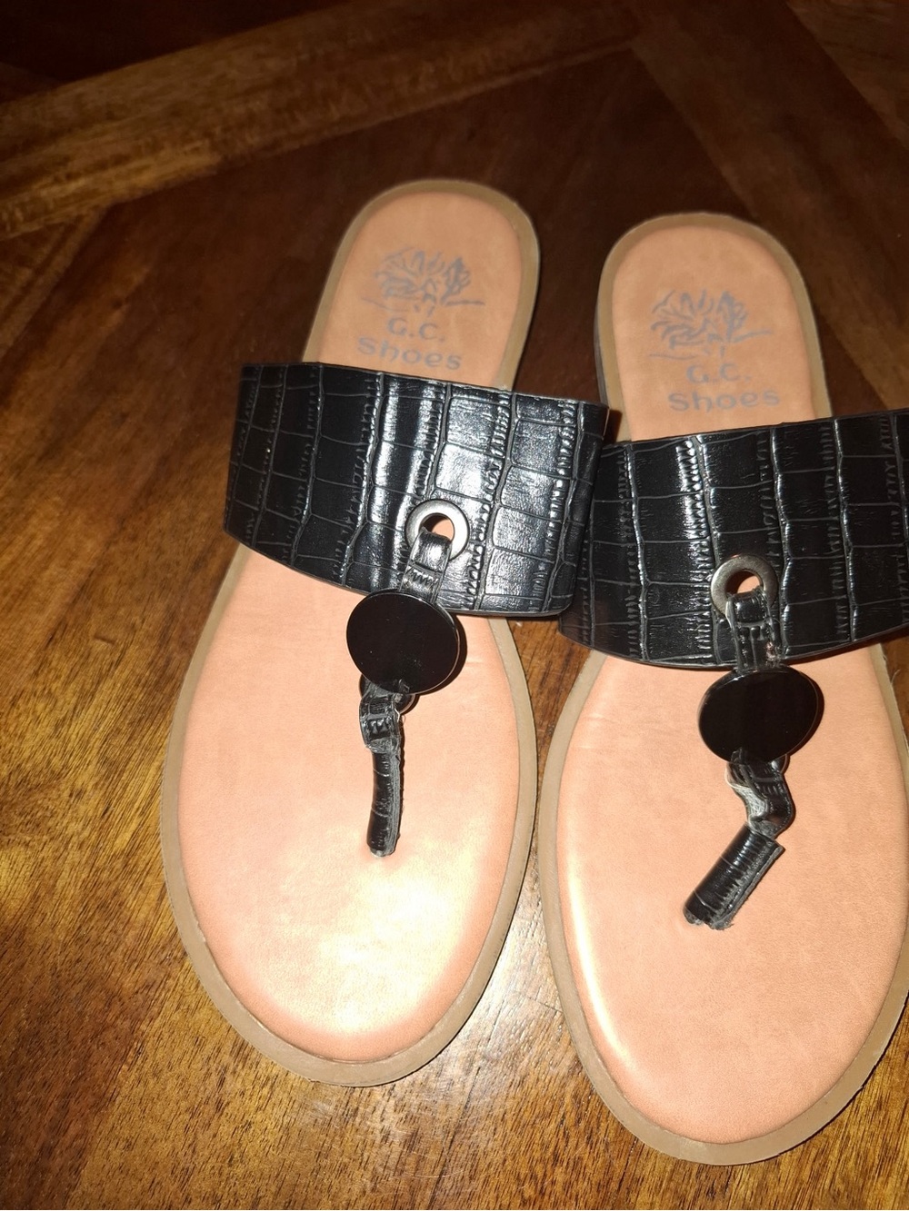 GC Shoes/ sandals Size Size 9